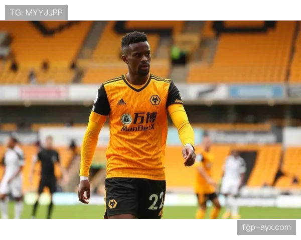 黄喜灿本赛季代表狼队表现稳健，持续提升进攻端贡献